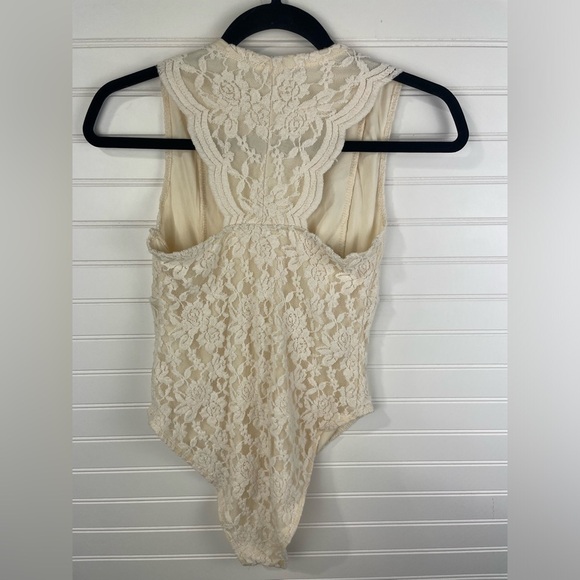 Dina Be Cream Mesh Lace Crochet One Piece V-Neck Sleeveless Bodysuit L Women’s - Picture 3 of 10